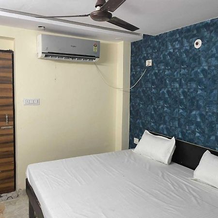 Hotel O Devansh Inn New Delhi Exterior foto